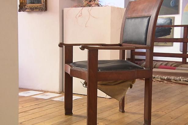 obrázek: Křeslo z Masarykovy pracovny se vydražilo za více než milion korun