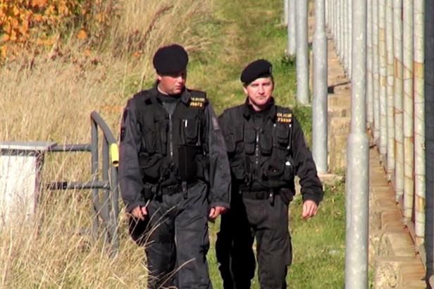 obrázek: Kromě vojáků pošle Česko do Maďarska i padesát policistů