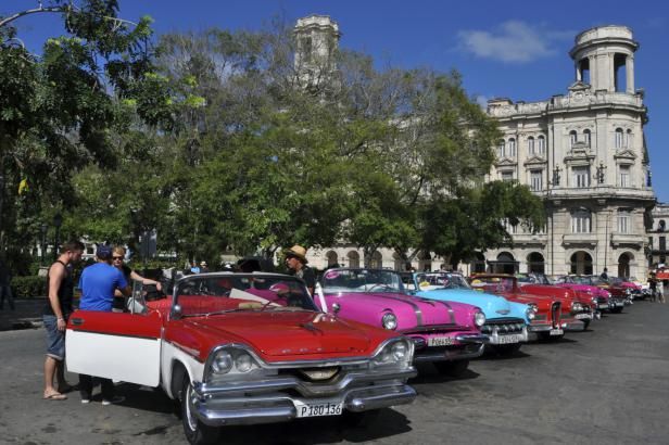 obrázek: Kuba nezvládá masy turistů, dochází pokoje i pivo