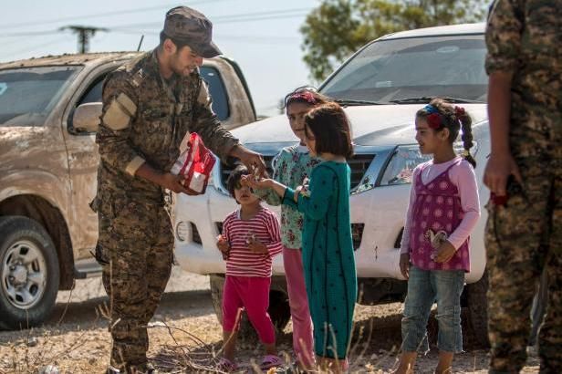 obrázek: Kurdské oddíly se přiblížily k sídlu radikálů v Rakká