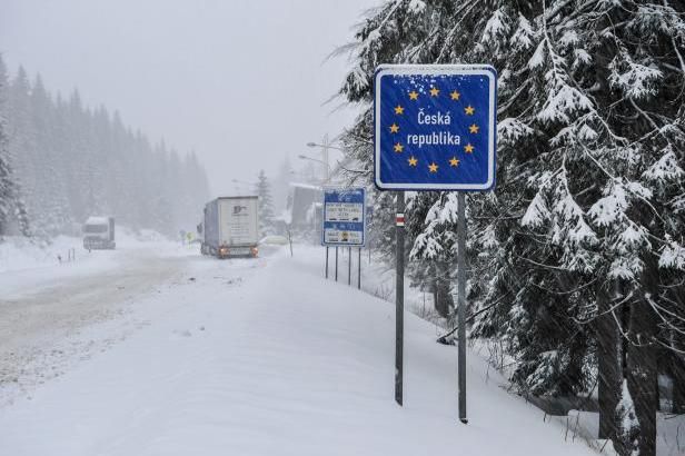 Kvůli sněžení je uzavřen hraniční přechod Hora svatého Šebestiána