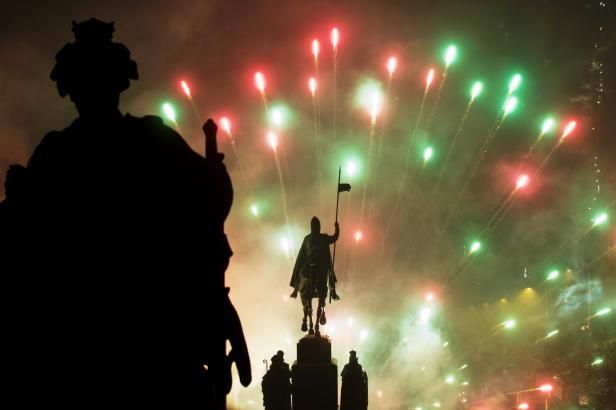 obrázek: Lámou se časy. Česko dává vale starému roku