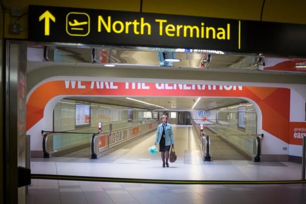 obrázek: Letiště zejí prázdnotou, Češi ruší lety do Paříže