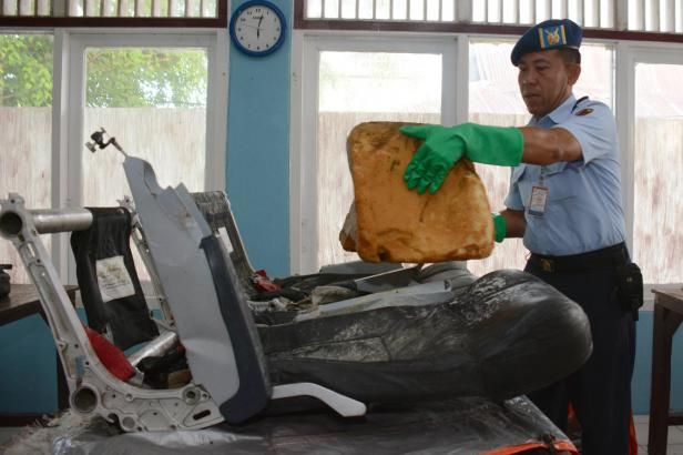 obrázek: Loňský pád letadla AirAsia způsobil vadný díl i unáhlenost pilotů