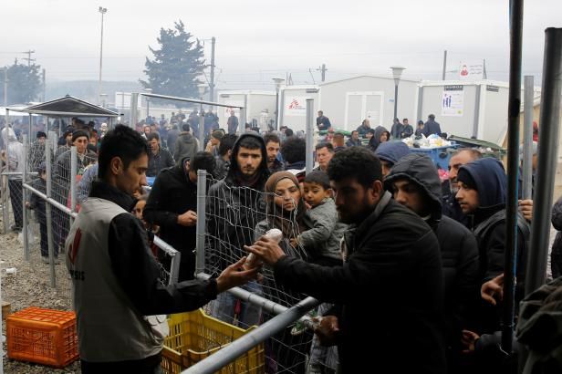 obrázek: Makedonie začala z Řecka opět pouštět běžence