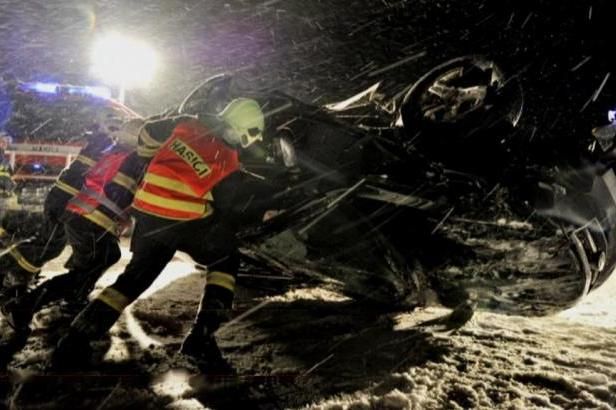 obrázek: Mrtvých je na silnicích znovu více, řidiči zapomínají, že je zima