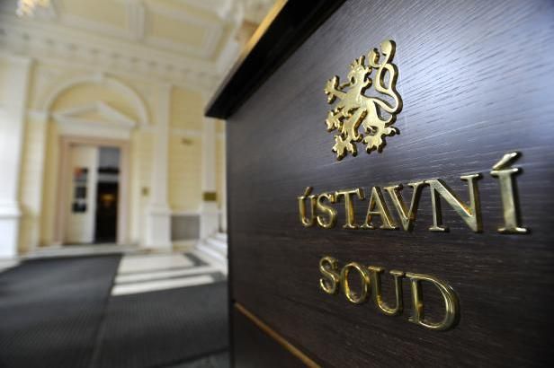 obrázek: \nMuž bojoval proti vyhazovu, ÚS se ho zastal\n