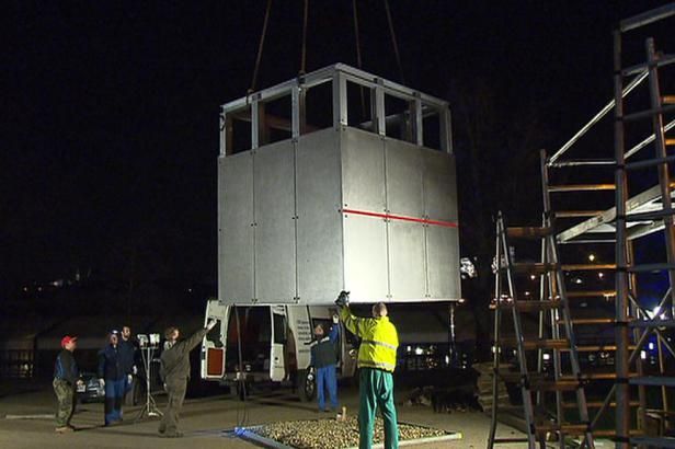 obrázek: Na Alšově nábřeží stojí Palachův pomník, na odhalení počká ještě měsíc