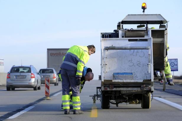 obrázek: Na D1 u Meziříčí jezdí auta jedním pruhem – začíná modernizace