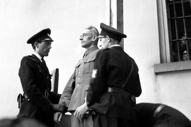 obrázek: Na Frankovu popravu jedině se vstupenkou