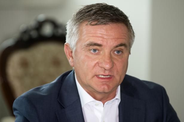 obrázek: Na Mynáře čeká na Hradě rozhodnutí o rozkladu. Očekává, že prověrku nedostane