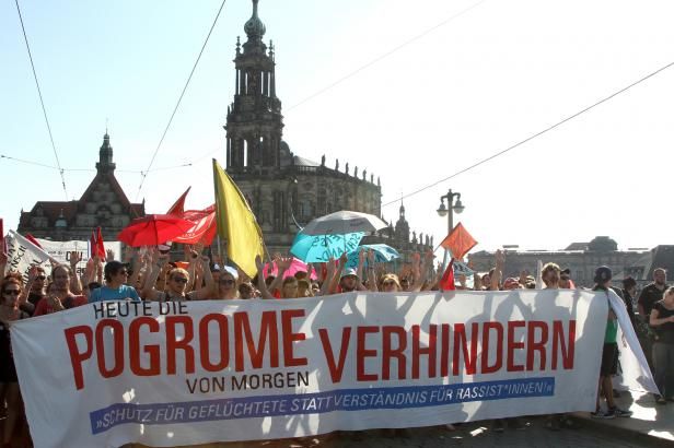 obrázek: Na podporu uprchlíků demonstrovaly v Drážďanech tisíce lidí