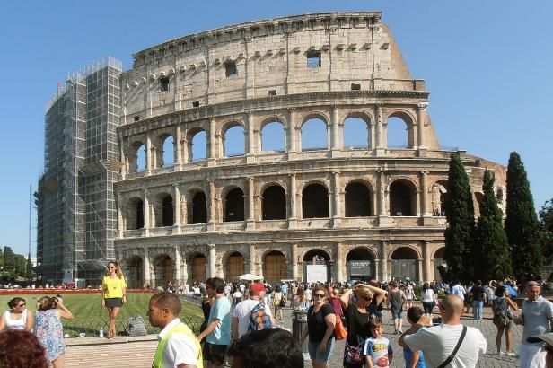 Navzdory lešení loni v Koloseu rekordně přibylo turistů