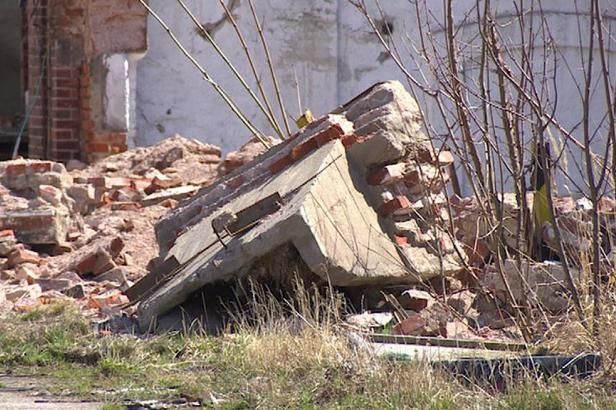 obrázek: Nechat chátrat, nebo odstranit na vlastní náklady? Obce řeší, co s ruinami