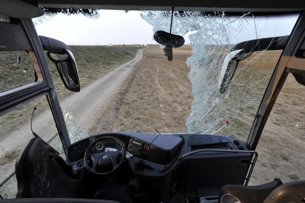 obrázek: Nehoda autobusu: Dva filharmoniky si nechali v rakouské nemocnici