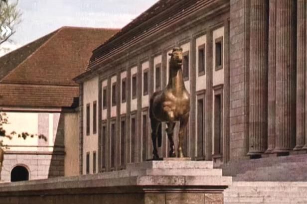 obrázek: Německá policie našla monumentální Hitlerovy bronzové koně