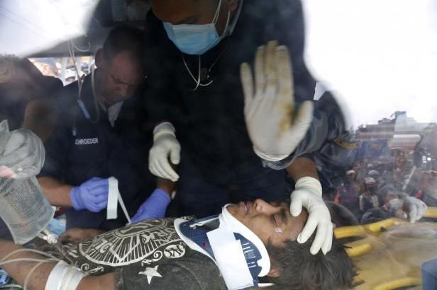 obrázek: Nepál pět dnů po zemětřesení: Šťastné konce i rostoucí naštvanost