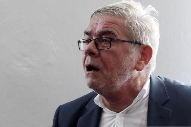 obrázek: Nestandardní smlouva s protonovým centrem: Konzultace prý nebyla nutná