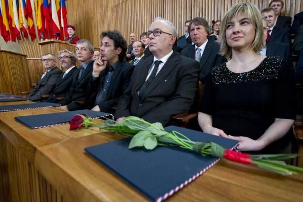 obrázek: \nNové profesory opět jmenoval Chládek, Zeman měl jiný program\n