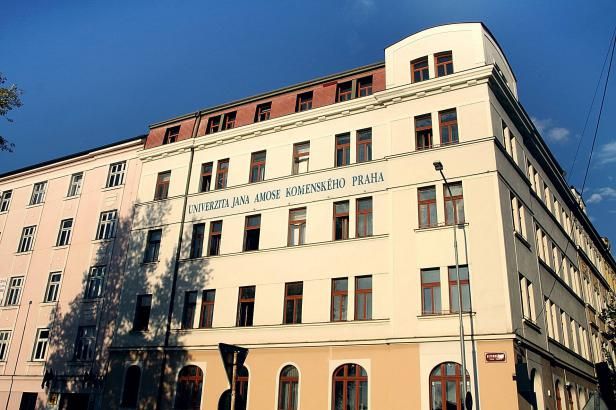 obrázek: O akreditaci jsme nevěděli, tvrdí studenti UJAK