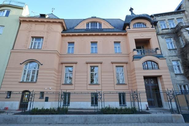 OBRAZEM: Slavná Löw-Beerova vila září novotou