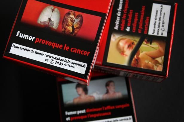 obrázek: Obrázky nádorů na cigaretových krabičkách pustila sněmovna dál