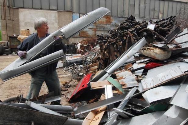 obrázek: Omezení platby za kovy nese ovoce, další jsou na řadě