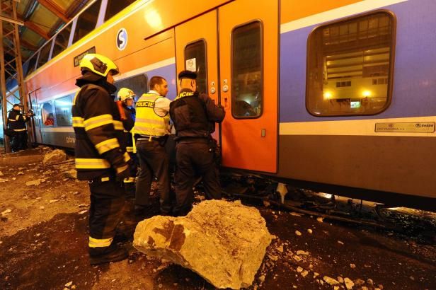 obrázek: Opravy poškozených vlaků se kvůli lehkému hliníku prodražují
