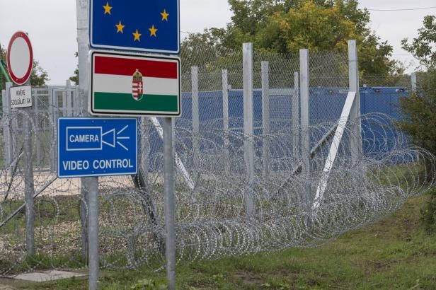 obrázek: Padesát policistů už vyfasovalo výstroj a chystá se na pomoc Maďarsku