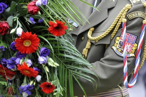 obrázek: Pieta v Ležákách: Před 73 lety vypálili obec nacisté