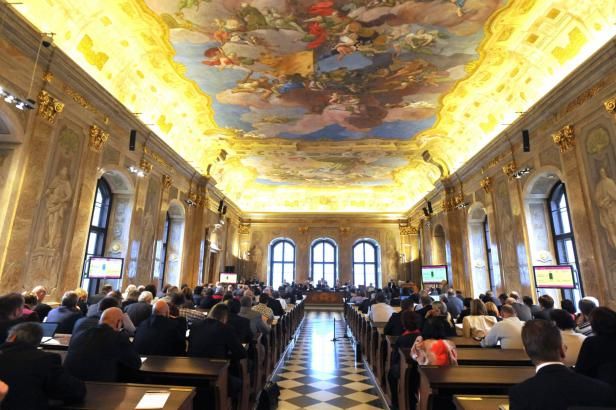 obrázek: Platy zastupitelů v regionech porostou o tři procenta, tak jako úředníkům, méně než poslancům