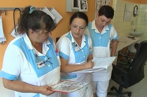 obrázek: Počty sester jsou na hranici kvality péče, tvrdí ministerstvo