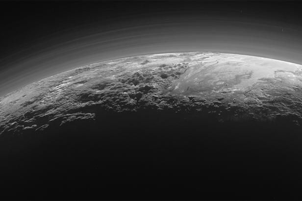 PODÍVEJTE SE: Pluto při západu Slunce