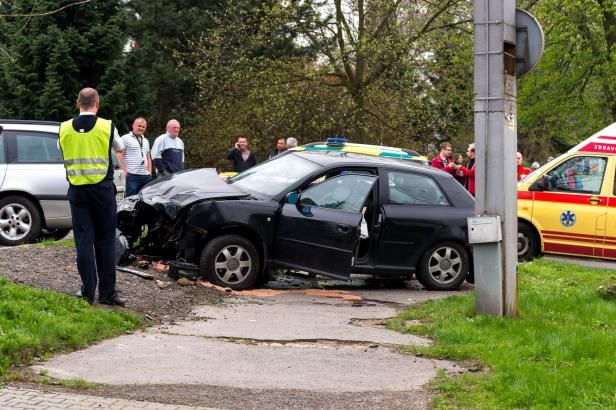 obrázek: Policie bude rozdávat reflexní vesty – na silnicích můžou zachránit život