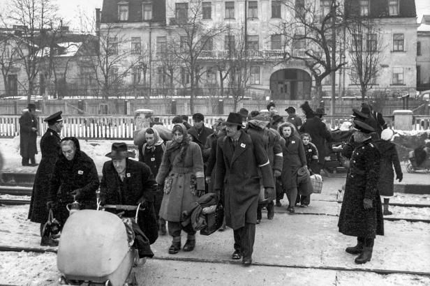 obrázek: Před sedmdesáti lety začaly vlaky odvážet Němce. Odsun zůstal traumatem