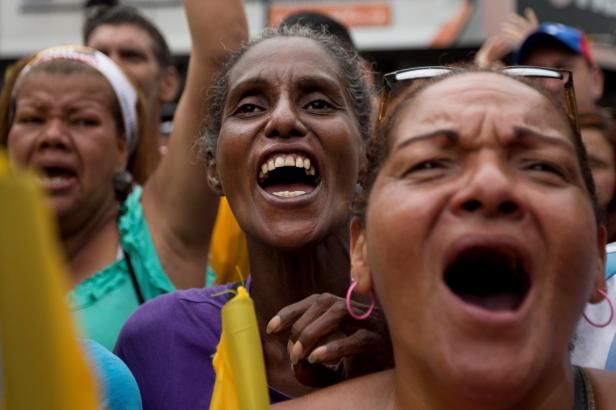 obrázek: Prezident hladové Venezuely proti všem. Nařídil znárodňování a vyhlásil mobilizaci