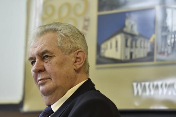 obrázek: Prezident Zeman: Kolem výroku o kalašnikovu se strhla hysterie