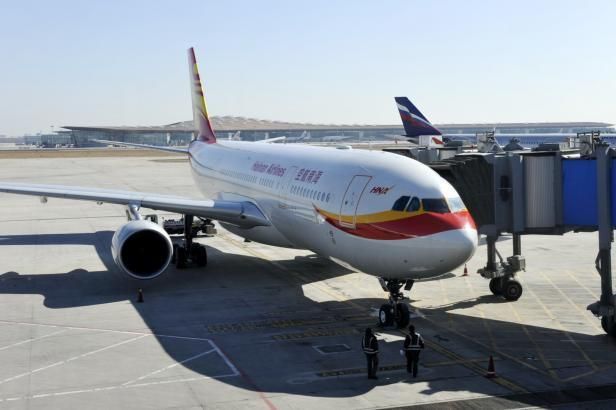 obrázek: Přímá linka do Pekingu odstartuje v září, potvrdil Hamáček