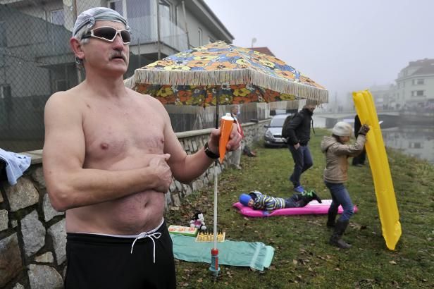 obrázek: Prosinec? Do plavek! Otužilce výjimečné teplo neodradilo