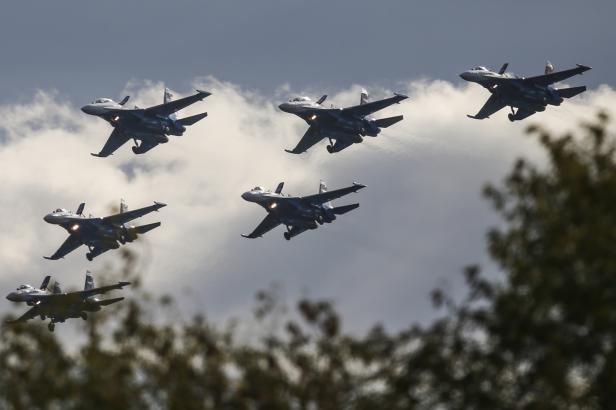 obrázek: Putin podpořil stavbu základny v Bělorusku, 50 km od Litvy