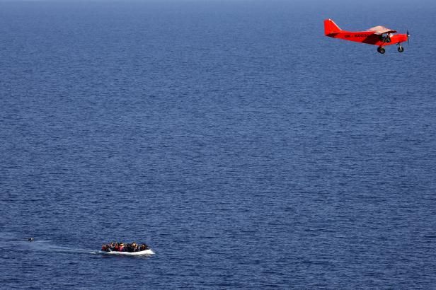 obrázek: Řecko neuhlídáme, uprchlíky by zastavil jen plot na moři, tvrdí Frontex