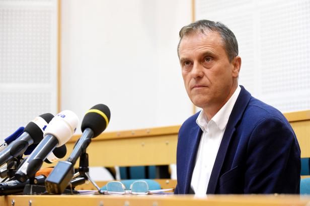 obrázek: Rezignaci Rozbořila už chce podle Sobotky celá ČSSD, hejtman to ale dál odmítá