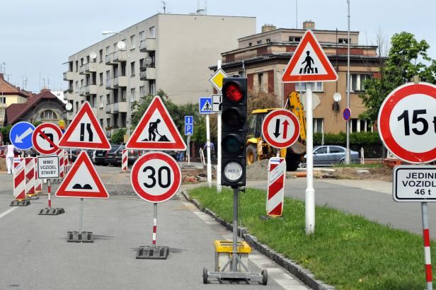 obrázek: Řidiči nevnímají dopravní značky – a ani neznají