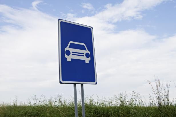 obrázek: Rychlostní silnice zanikají. Z většiny budou dálnice, na dvou auta zpomalí