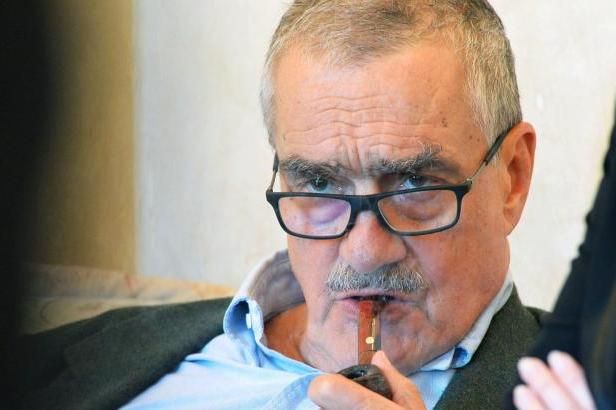 obrázek: Schwarzenberg: Je zábavné číst o vlastním pohřbu, když ani nemáte rýmu