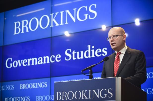 obrázek: Sobotka oponuje Zemanovi: Považovat spojenectví s USA za samozřejmé je nebezpečné