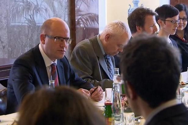 obrázek: Sobotka poděkoval dobrovolníkům, kteří pomáhali uprchlíkům přímo v táborech