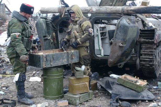 obrázek: Španělská policie zatkla 8 mužů, bojovali prý na Ukrajině po boku povstalců