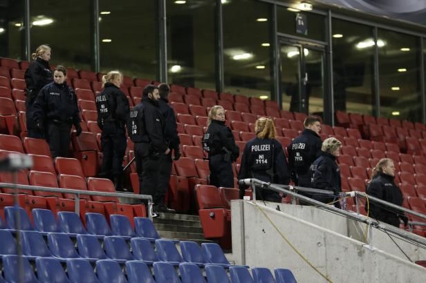 obrázek: Stadion v Hannoveru vyklidila policie, islamisté chystali útok