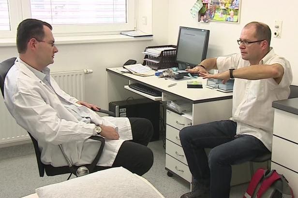 obrázek: Stovka impulzů za vteřinu zlepšuje život stovkám Parkinsoniků